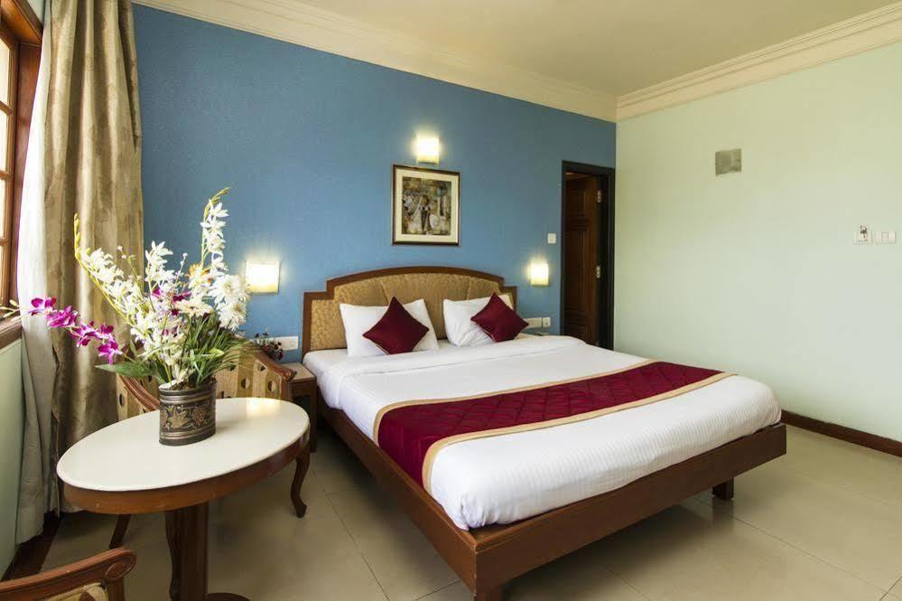 Oyo 579 Hotel Aab Bangalore Exterior photo
